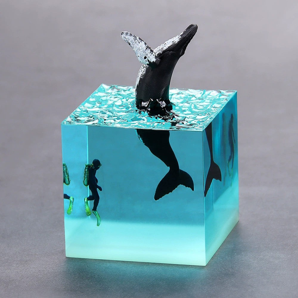 Pryxo™ Ocean Whale Resin Cube🐋