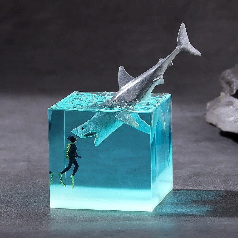 Pryxo™ Ocean Whale Resin Cube🐋